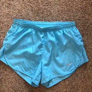 NIKE SHORTS